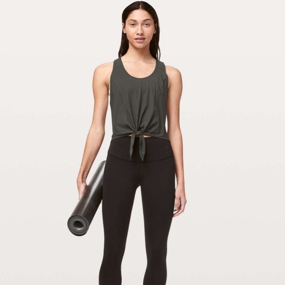 Lululemon Call It A Tie Workout Tank Garnet Red NWT - Picture 4 of 9